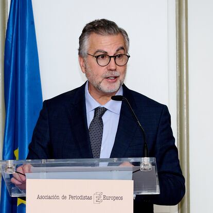 MADRID, SPAIN - NOVEMBER 27: Carlos Alsina recives the 40th "Francisco Cerecedo" Journalism Awards at the Palace Hotel on November 27, 2023 in Madrid, Spain. (Photo by Carlos Alvarez/Getty Images)