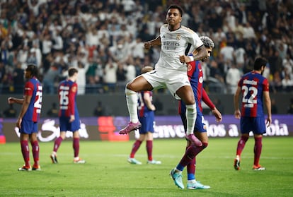 Rodrygo celebra el cuarto gol del Real Madrid.
