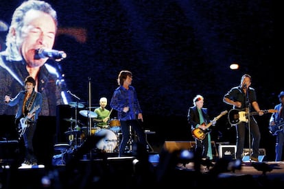 La actuación de los Rolling Stones con Bruce Springsteen sólo se había visto con anterioridad en Nueva York hace dos años.
