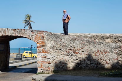 O novelista cubano Leonardo Padurra.