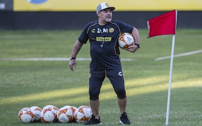 Diego Armando Maradona durante su primera sesión de entrenamiento con el club mexicano Dorados, en Culiacán, Sinaloa, el 10 de septiembre de 2018.