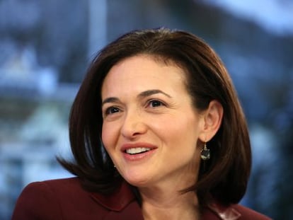 Sheryl Sandberg, número dos de Facebook, lanzó una campaña para incorporar más mujeres a los puestos más altos de las empresas.