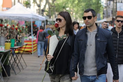 Sant Jordi també és el dia dels enamorats per als catalans. 