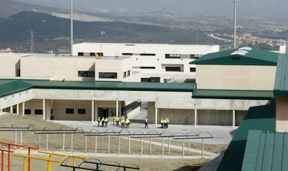 Imagen del exterior de la cárcel de Zaballa (Álava), inaugurada en 2011.