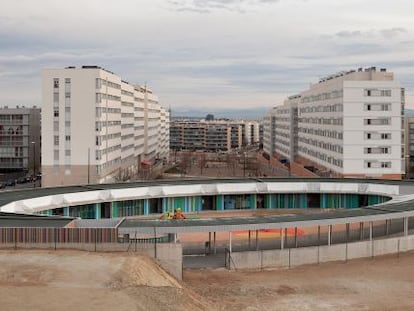 Escuela a las afueras de Zaragoza ideada por Magén Arquitectos.