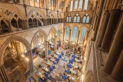 Interior de la catedral de Salisbury, el 16 de enero, durante la vacunación contra la covid-19.