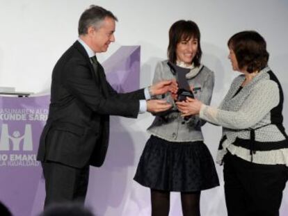 Urkullu entrega este miércoles el Premio Emakunde a las representantes del Fórum Feminista María de Maeztu.