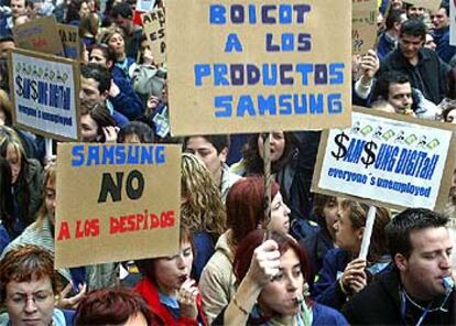 Manifestación ayer de empleados de Samsung, Philips y Minivat.

/ J. ROVIRALTA