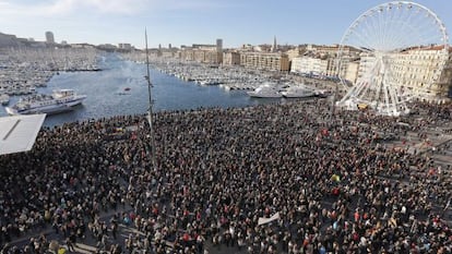 Marcha em Marselha e memória das vítimas do terrorismo.