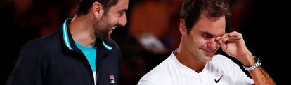 Cilic y Federer, este emocionado, en la entrega final.