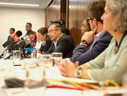 Gustavo Petro en la entrega del informe de la estrategia para proteger a líderes sociales