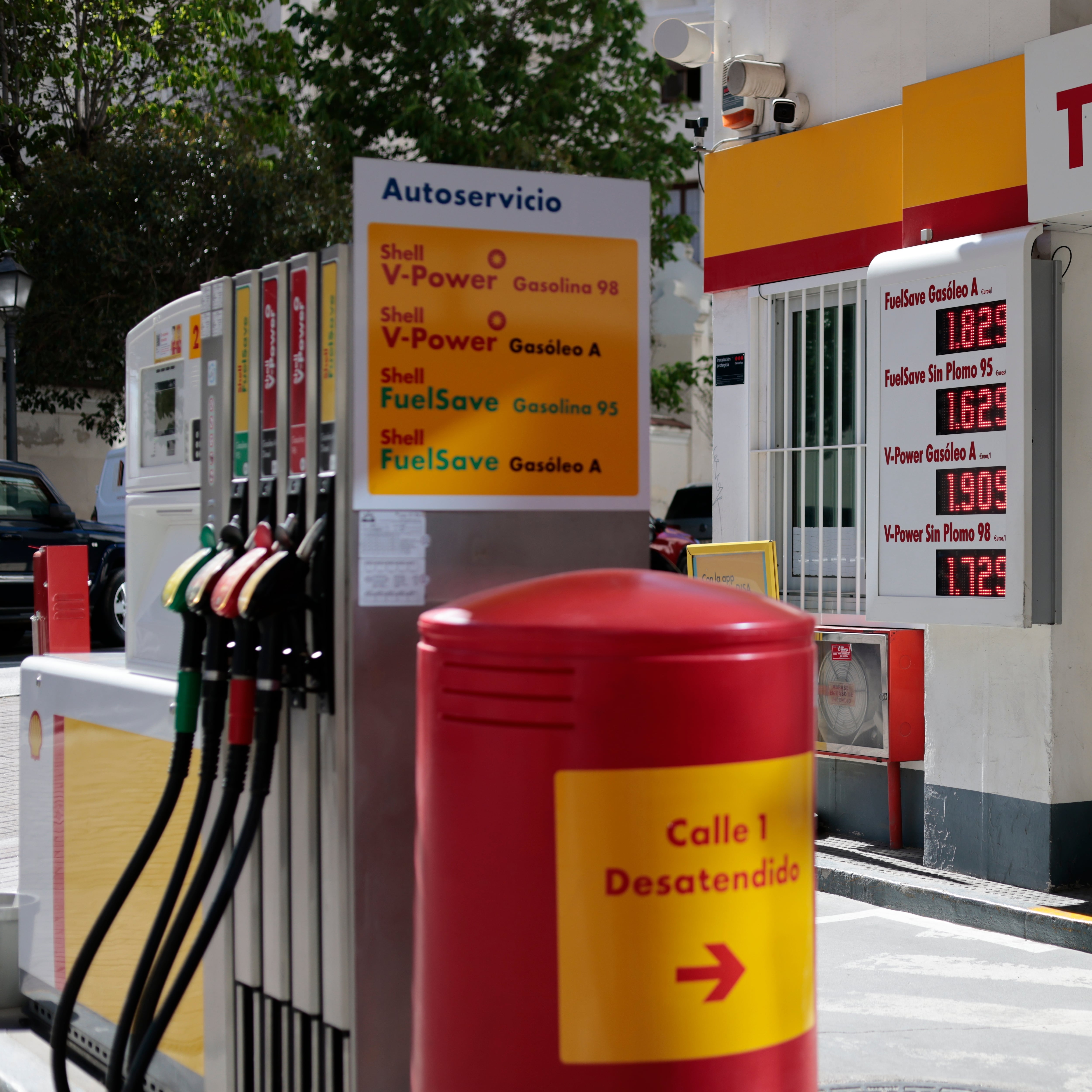 La OPEP+ completa la retirada de los recortes de 2023 con otro aumento de producción de petróleo