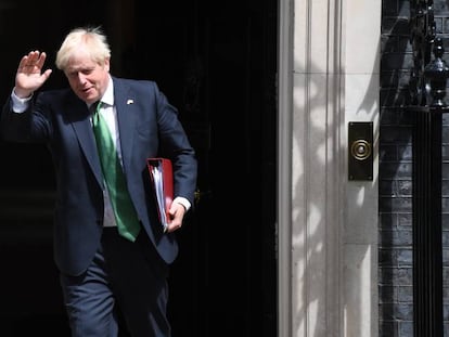 Boris Johnson sale del 10 de Downing Street días después de presentar su dimisión.
