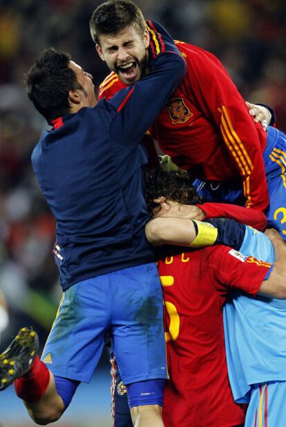 Piqué celebra la victoria.