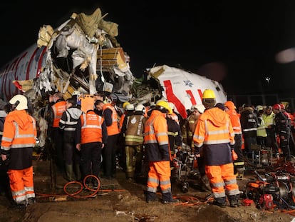 El accidente del avión de Pegasus Airlines en Turquía, en imágenes