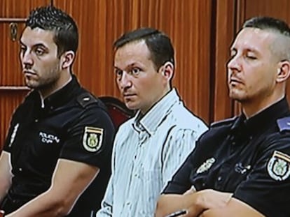 Jos&eacute; Bret&oacute;n, durante el juicio por la desaparicion de sus hijos.