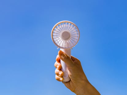 Gracias a sus tamaños compactos son el complemento perfecto para refrescarse en cualquier lugar. GETTY IMAGES.