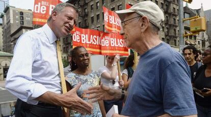 El candidato demócrata Bill de Blasio en Upper West Side.