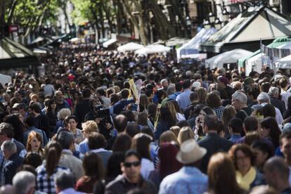 La Rambla plena de gent.