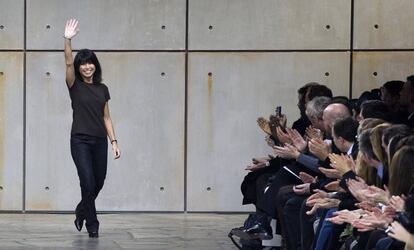 La diseñadora francesa Veronique Nichanian en un desfile en París.