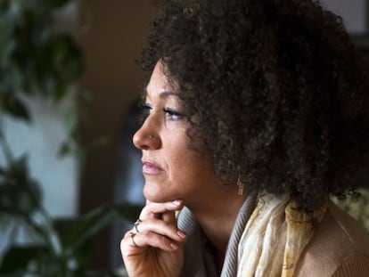 Rachel Dolezal em uma foto tirada em sua casa, em Spokane.