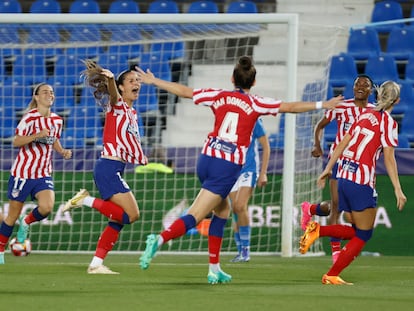 La centrocampista del Atlético de Madrid Sonia Majarín celebra el primer gol ante el Alhama, este martes en el estadio de Butarque (Leganés).