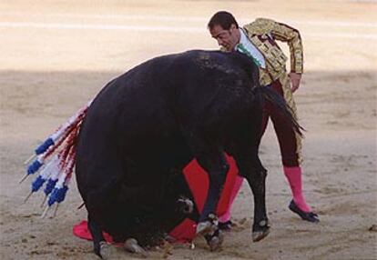 Luis Francisco Espl, durante la faena de muleta a su primer toro.