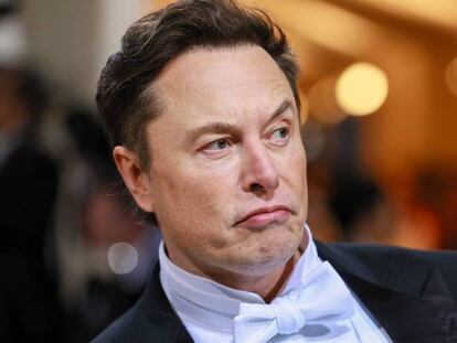 Musk dinamita el club de los colegas tecnológicos por su cuenta y riesgo