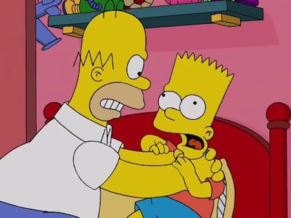 Homer y Bart, en 'Los Simpson'.