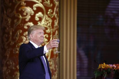 El presidente Trump, durante una cena este jueves en Pekín, China