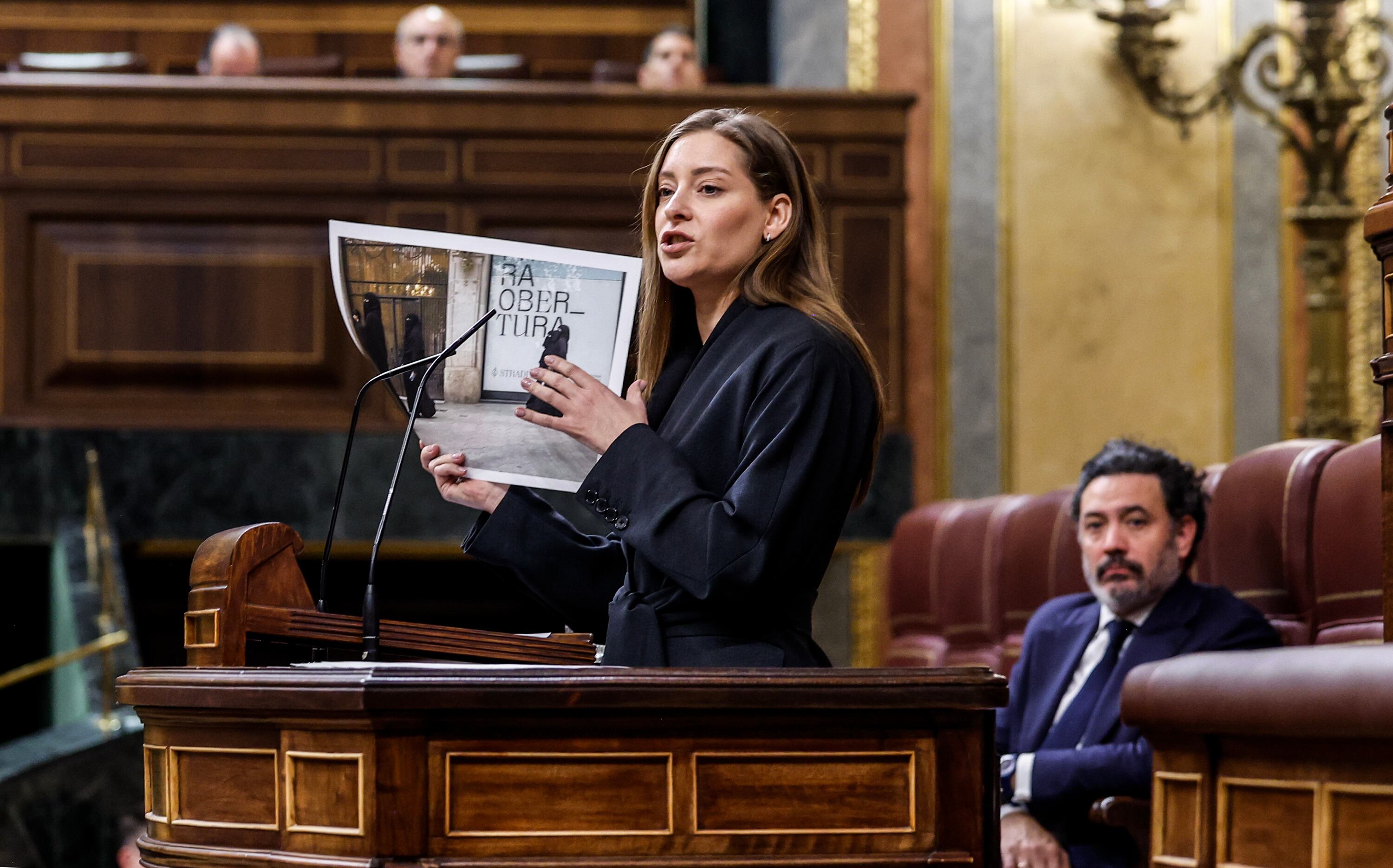 Congresso rifiuta proposta di Vox sul burqa, ma gruppi si apre a dibattito serio