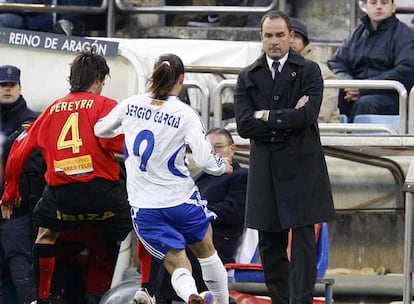 Víctor Fernández, ayer ante Pereyra y Sergio García.