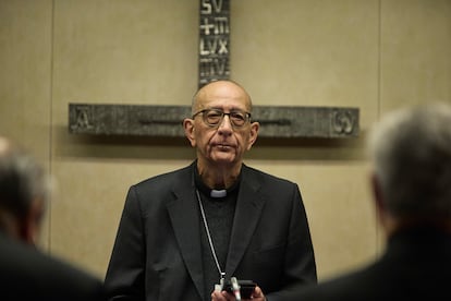 El presidente de la Conferencia Episcopal Española, el cardenal y arzobispo de Barcelona, Juan José Omella, este lunes durante la sesión inaugural de la asamblea plenaria, en Madrid.