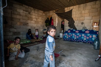 Más de 800 huérfanos habitaban el campo de refugiados “Hijos de los mártires” de Arsal en abril de 2014 antes de ser destruidos por los combates 
