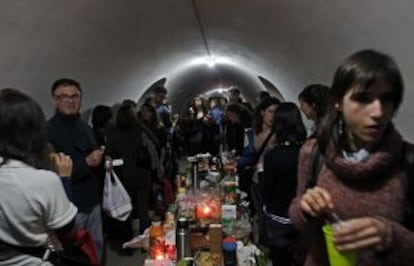 Desayuno en un refugio republicano de Valencia en 2012.