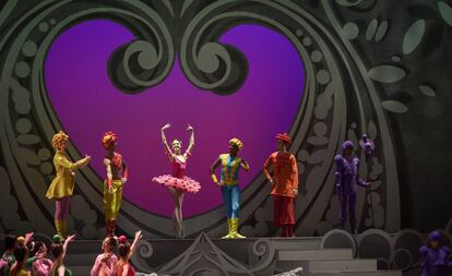 Escena de 'La bella durmiente´, puesta de 2018 del Ballet Nacional, con vestuario de Agatha Ruiz de la Prada