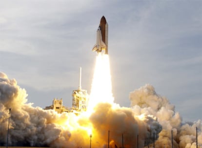 Lanzamiento del trasbordador espacial Endeavour