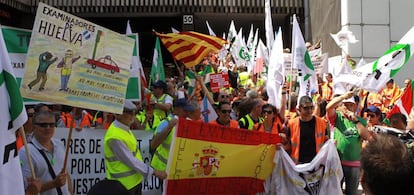 Los examinadores de tráfico de toda España están llamados a una huelga de larga duración ante la falta de respuesta por parte de la DGT. EFE/Archivo