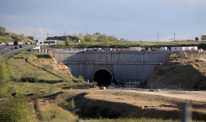 Tuneladora abandonada a las afueras de Móstoles.