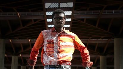 El senegalés Cheikh Ndiaye en la estación de Atocha de Madrid.