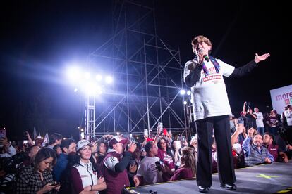 Delfina Gómez festeja su elección como próxima gobernadora del Estado de México, el 4 de junio de este año.