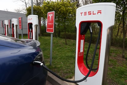 Cargador de Tesla.