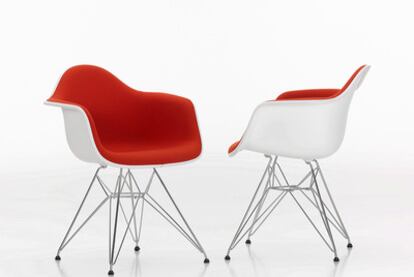 Las butacas Plastic de los diseñadores Charles y Ray Eames.