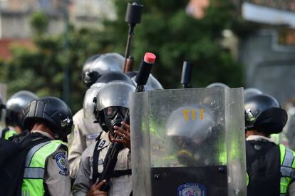 Membros da Guarda Bolivariana durante uma manifestação contra o regime de Maduro.