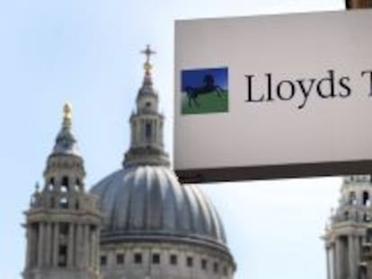 Un cartel de una sucursal del banco Lloyds TSB en Londres (Reino Unido).