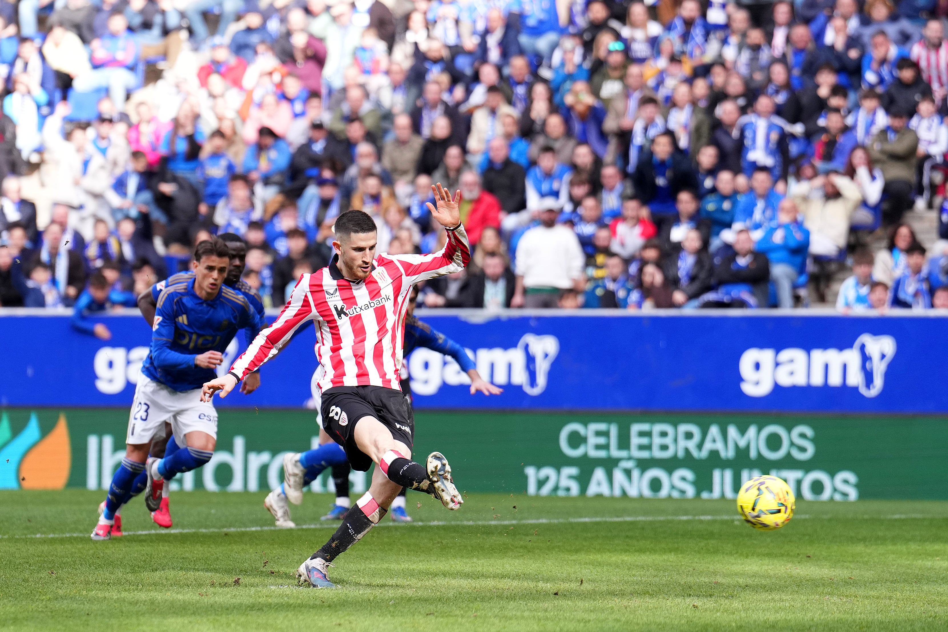 El Athletic se recompone y hunde un poco más al Oviedo