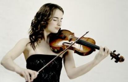 La violinista Alina Pogostkina, solista con la Orquesta Sinfónica de Euskadi en su concierto de abono.
