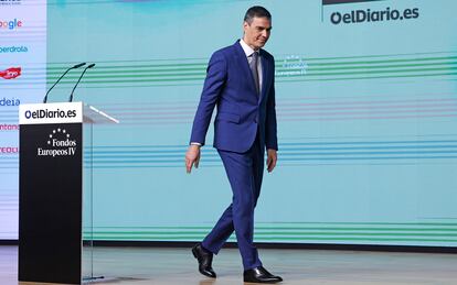 El presidente del Gobierno, Pedro Sánchez, tras intervenir en la inauguración de la cuarta edición del foro ‘Fondos Europeos: Innovación para un crecimiento sostenible’, organizada por elDiario.es, este jueves en Madrid. 
