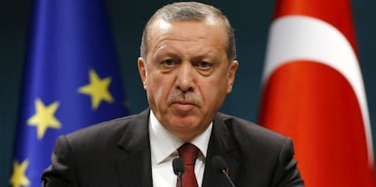 El presidente turco, Recep Tayyip Erdogan, en una de sus &uacute;ltimas comparecencias. REUTERS