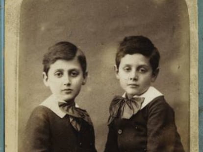 Marcel y Robert Proust, de ni&ntilde;oos, hacia 1882. Vendida por 7.500 euros.